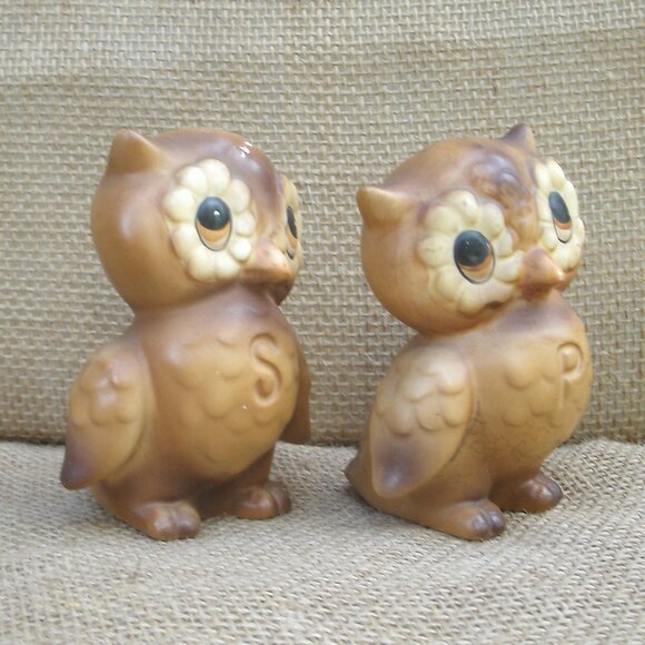 Vintage Josef Originals Porcelain Owl Salt & Pepper Shakers - Picture 2 of 16